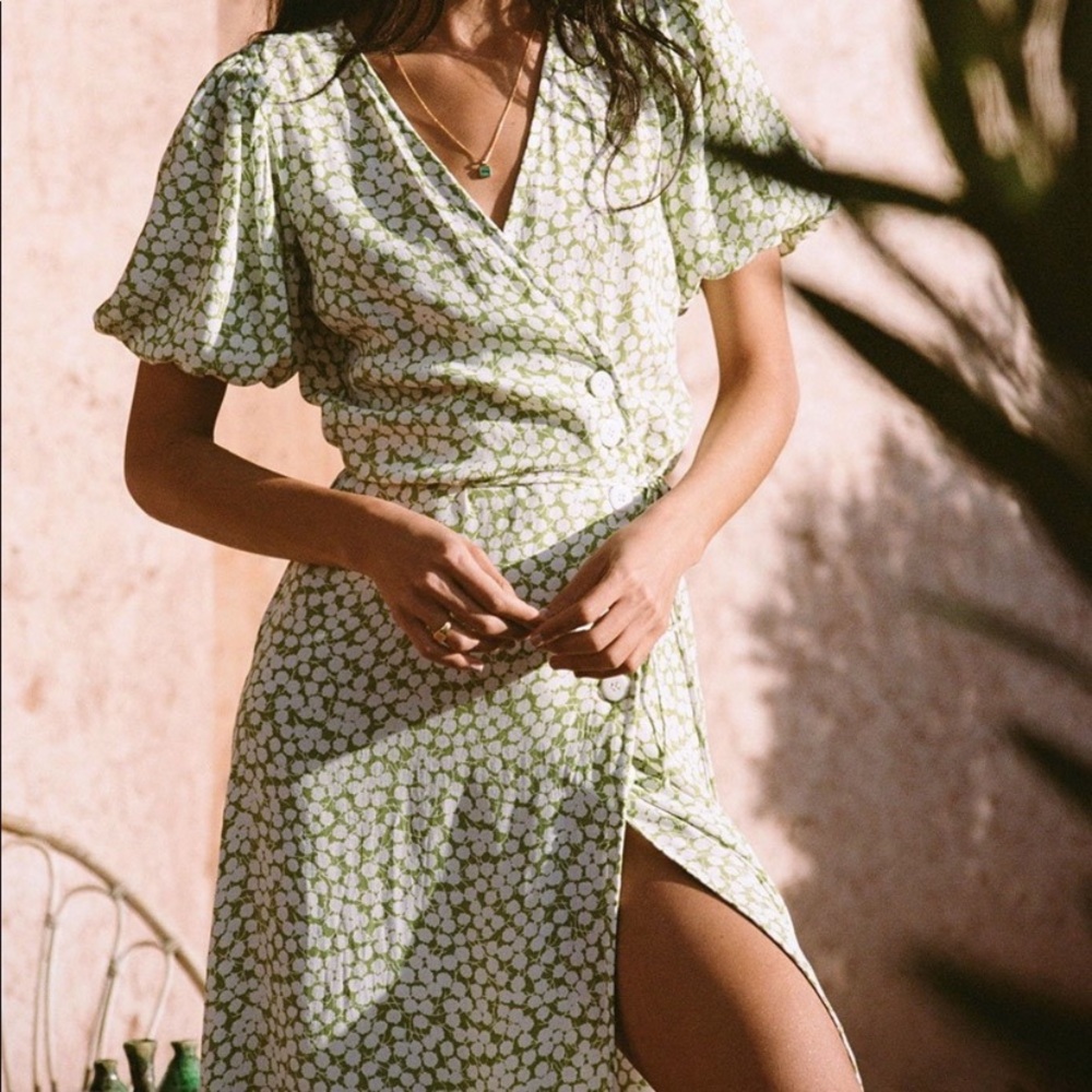 💚Faithfull the Brand Marta Wrap Midi Dress